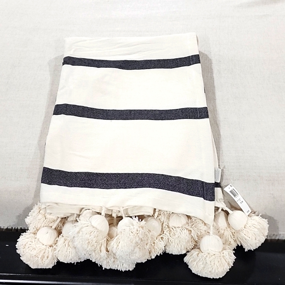 Lucky Brand throw